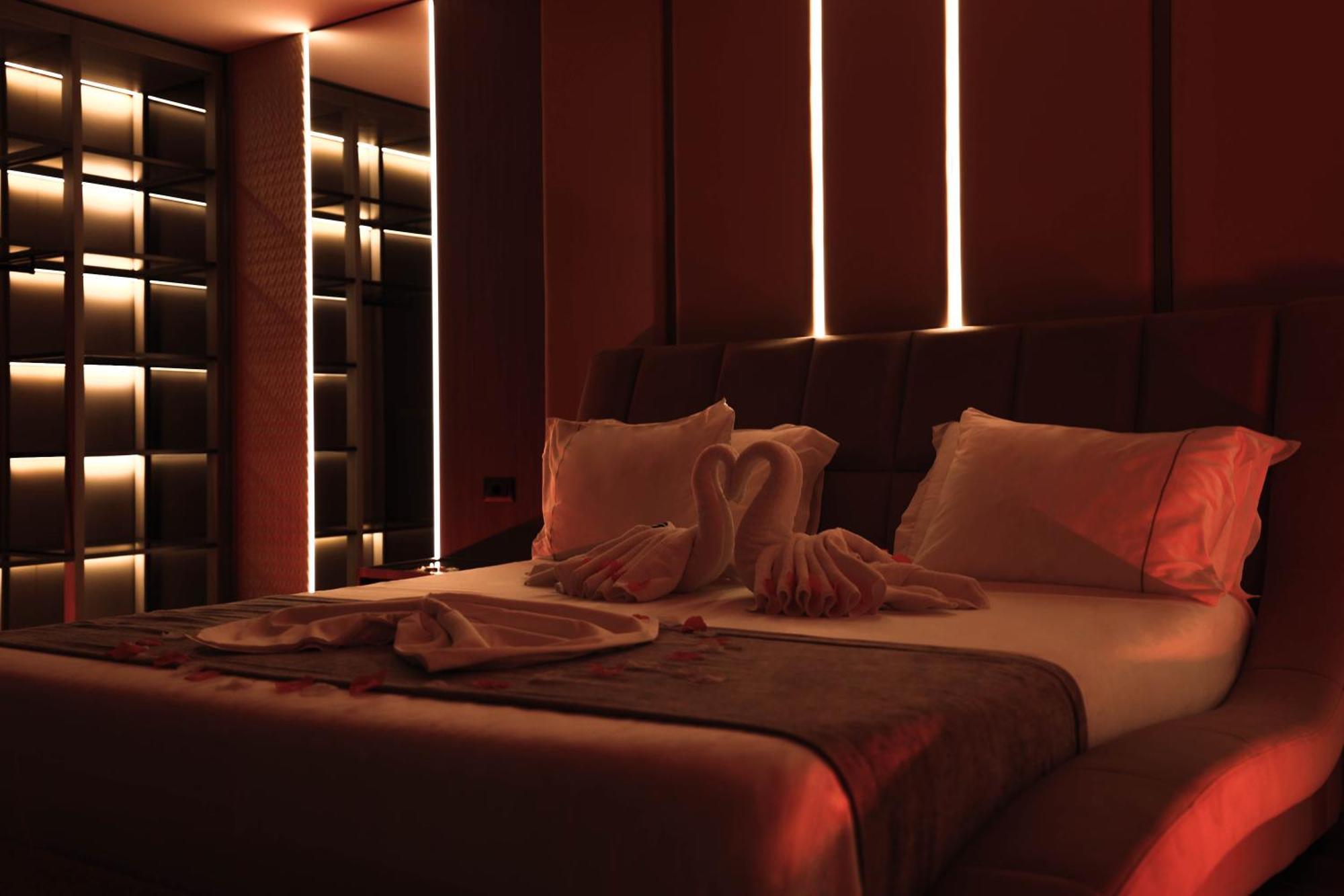 Frojd Kune Resort & Beach Hotel Shëngjin Екстериор снимка