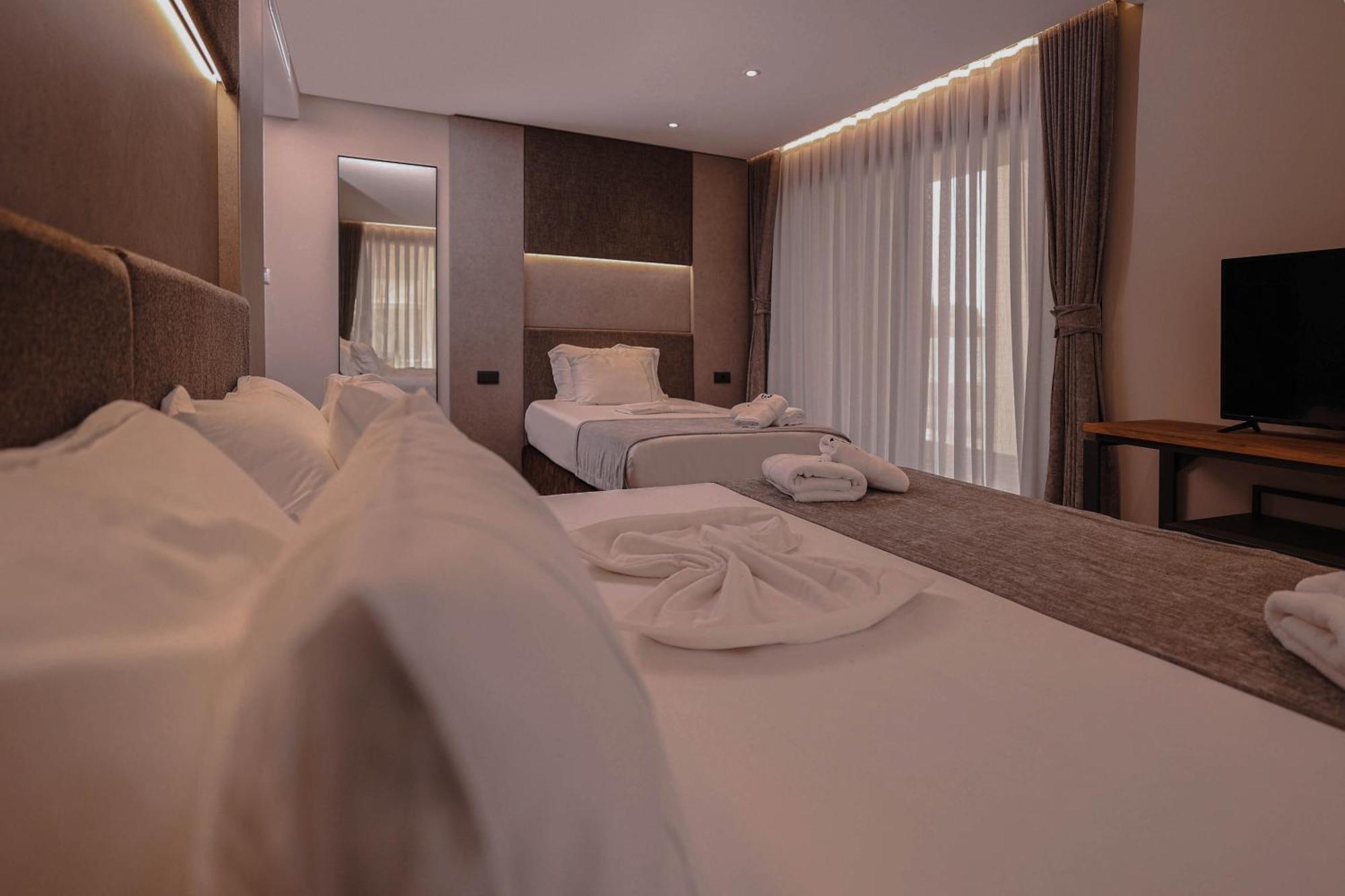 Frojd Kune Resort & Beach Hotel Shëngjin Екстериор снимка