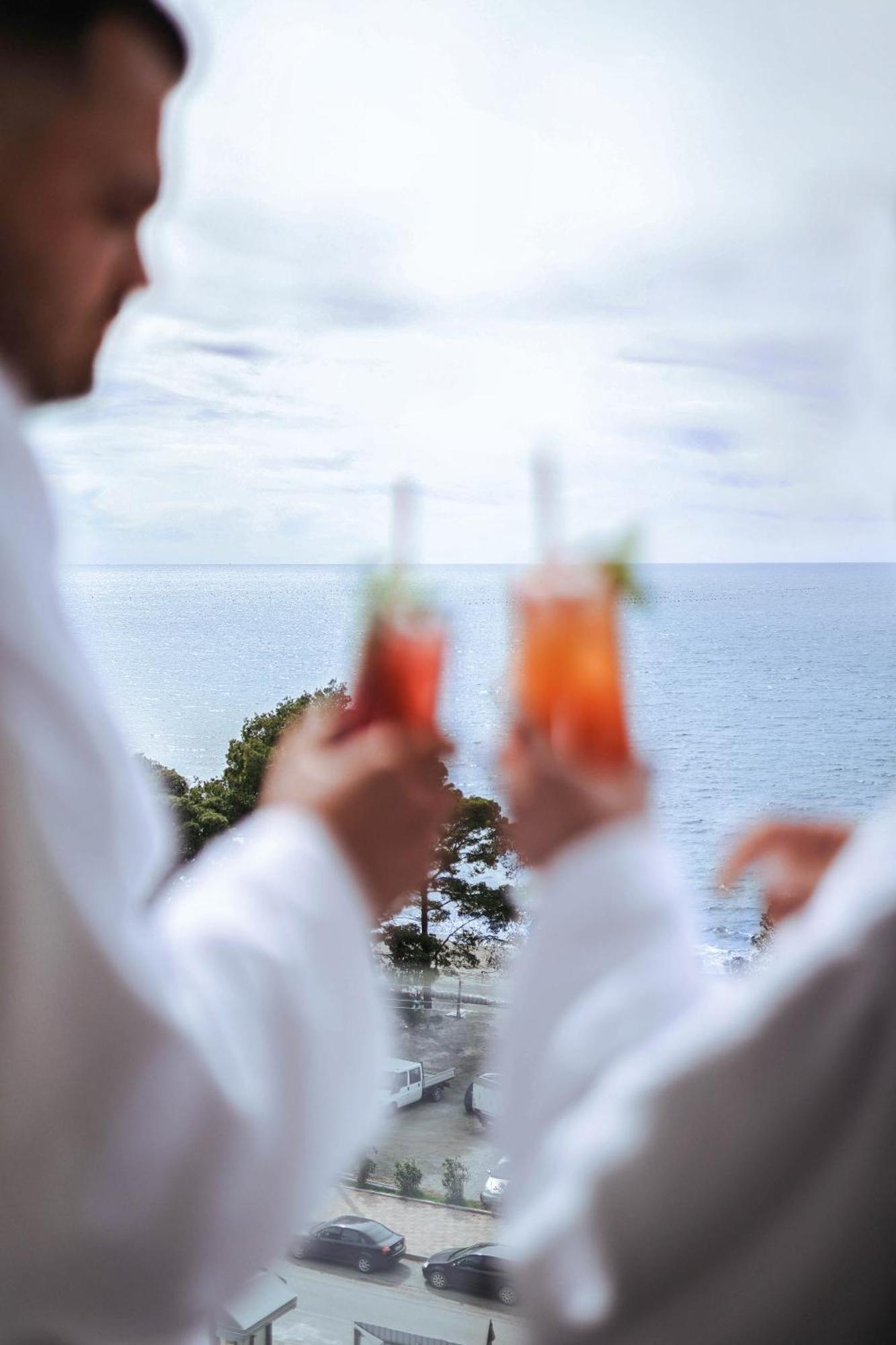 Frojd Kune Resort & Beach Hotel Shëngjin Екстериор снимка
