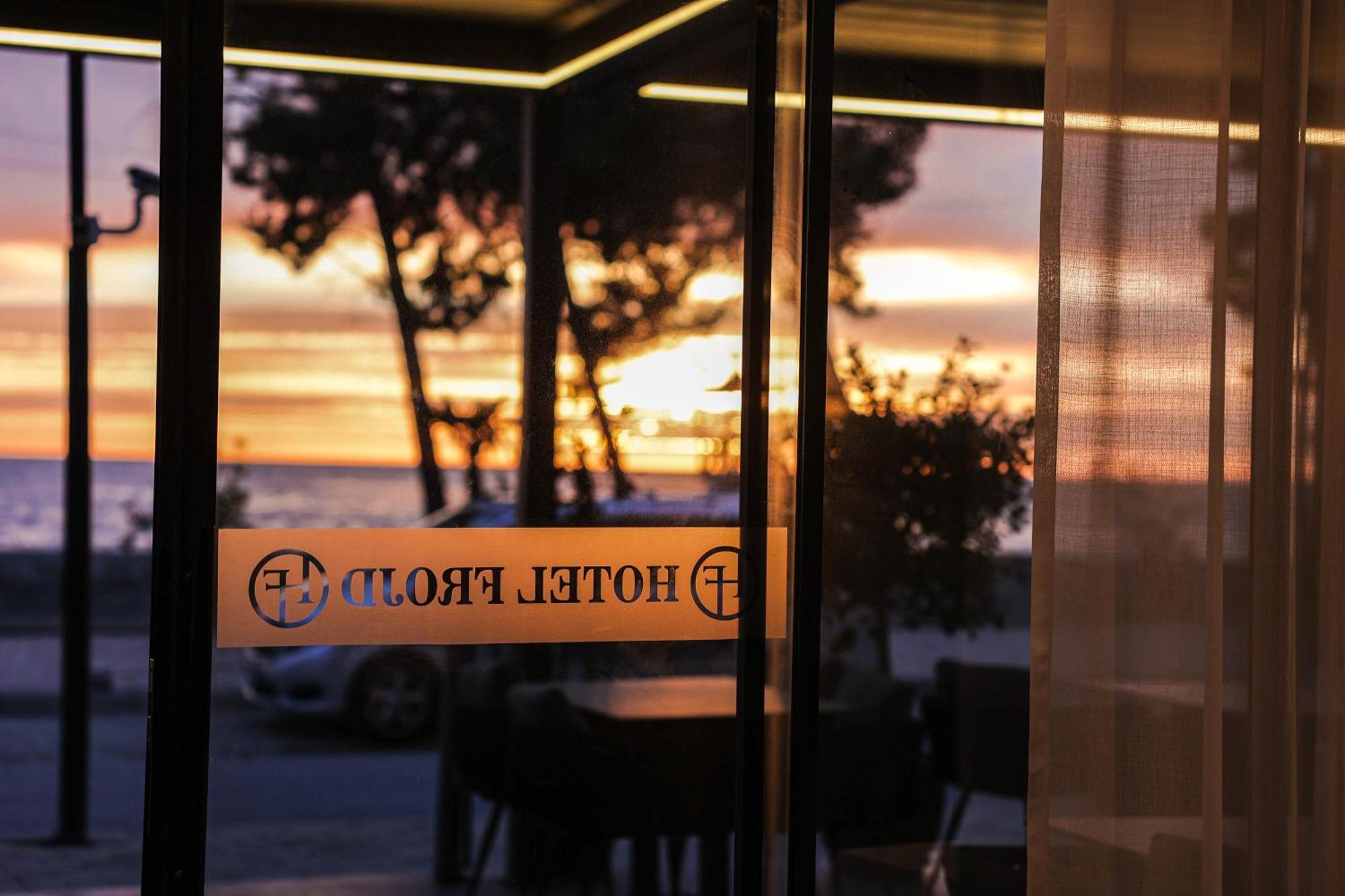 Frojd Kune Resort & Beach Hotel Shëngjin Екстериор снимка